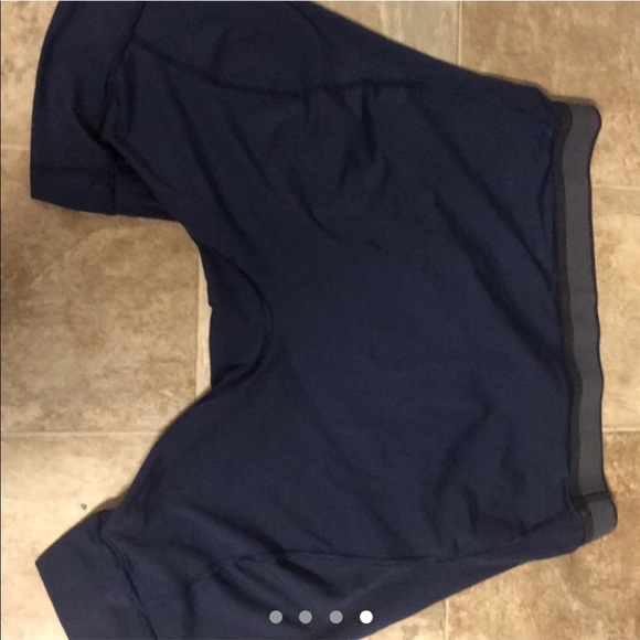 Men’s lululemon shorts - Picture 2 of 8